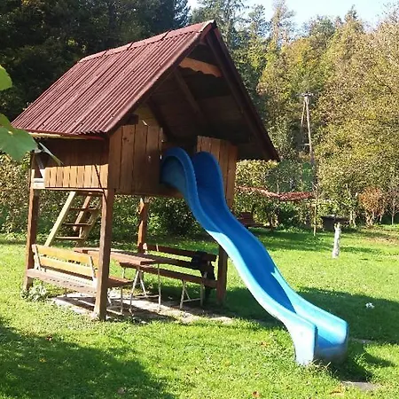 Bezenica * Dobrova